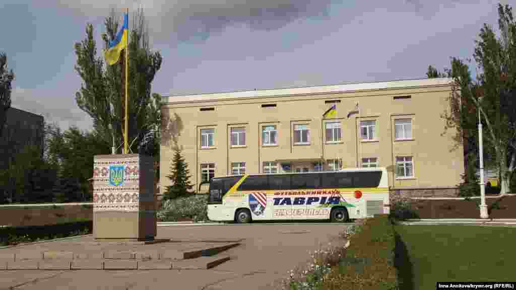 Жители Берислава теперь будут видеть футбол чаще, а симферопольскую «Таврию» уже считают вполне своей командой