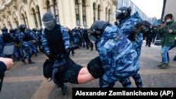 Задержание участника протеста, 31 января 2020 года, Москва