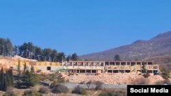 Изградбата на хотелскиот комплекс на Дивелоп Груп во Горица, Охрид. Фото „Охрид SOS“.