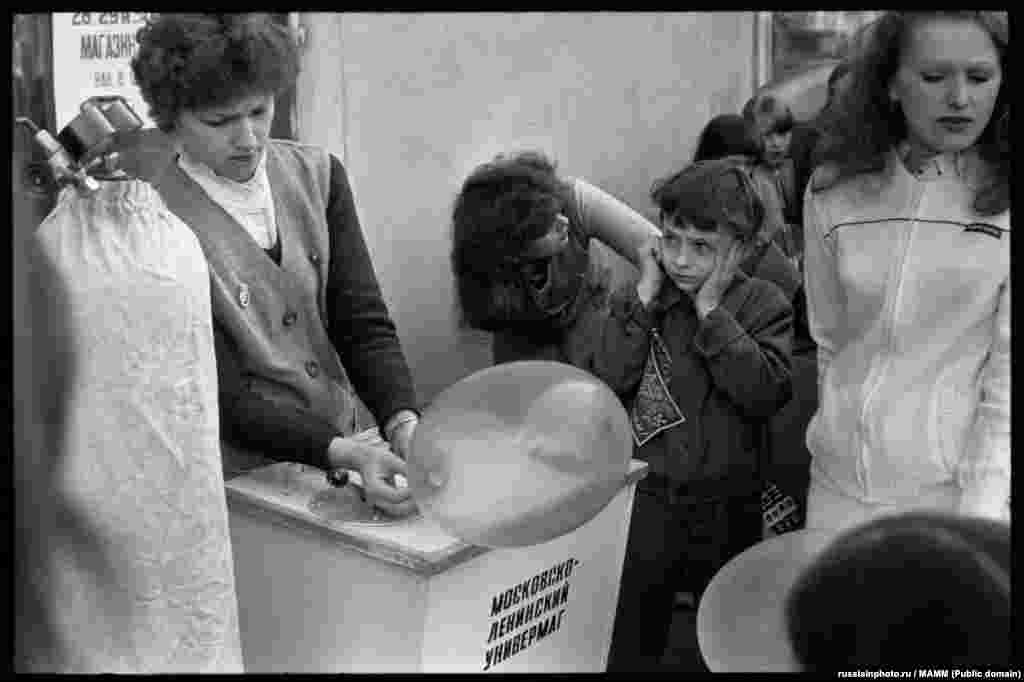 "Первомайские услуги", Москва, 1 мая 1984