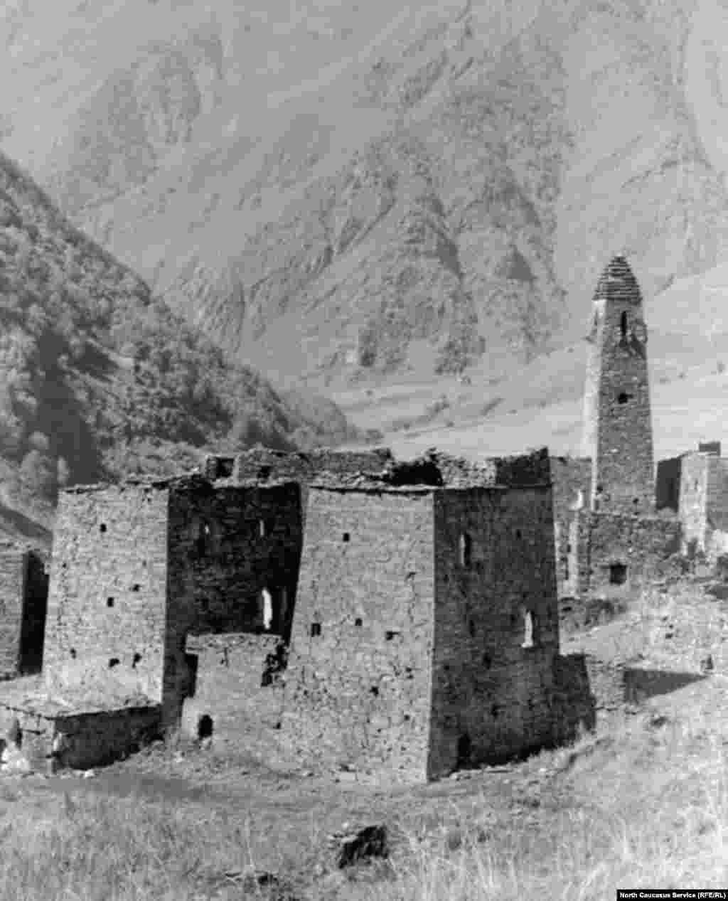 Терта — крупный башенный комплекс XIV-XVI вв. в западной части Малхистинского ущелья 