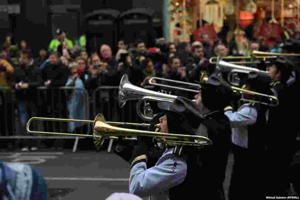 Лондонский новогодний парад 1 января 2017 г. 