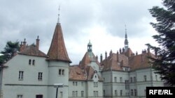 Палац графів Шенборнів