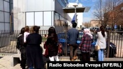 Porodice deportovanih, supruge i deca, su ostale na Kosovu