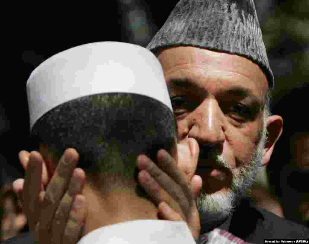 Afganistan - Predsjednik Hamid Karzai amnestirao je oko 20 mladića, obilježavajući mjesec posta Ramadan, 24.08.2011.