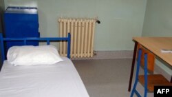 Zatvorska ćelija u Specijalnom sudu u Beogradu, slična onoj u kojoj se nalazio Mladić