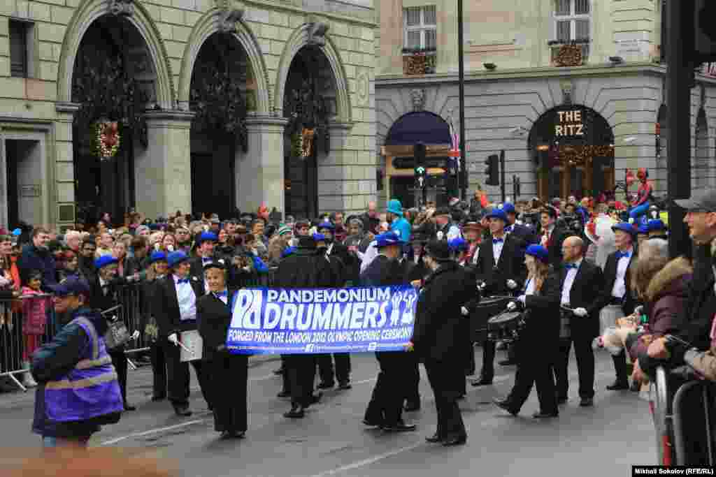 Лондонский новогодний парад 1 января 2017 г. 