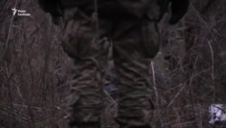 Цивільні гинуть на лінії фронту від мін-розтяжок бойовиків – військові (відео) Цивільні гинуть на лінії фронту від мін-розтяжок бойовиків – військові (відео)