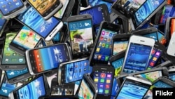 Мозок підлітків, які надмірно користуються смартфонами, планшетами та комп’ютерами, дещо відрізняється, кажуть науковці. Але є кілька «але»