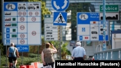 Svaka država EU ima suvereno pravo da individualno uvede ili ne, dodatne preventivne mere za građane koji eventualno dolaze iz trećih zemlja, prema kojima su otvorene granice; Ilustrativna fotografija.