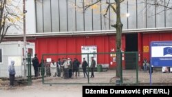 Ispred migrantskog centra Bira u Bihaću, 15. novembar