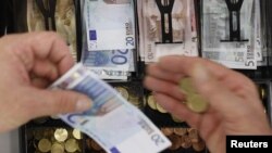 Зростання ВВП поки що не свідчить про покращення добробуту пересічних латвійців