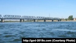 Трансграничный мост между Россией и Китаем