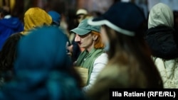 აქციის ერთ-ერთი მონაწილე, 2025 წლის გაზაფხული