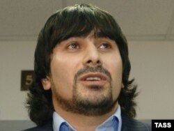 Казбек Дукузов был одним из трех подозреваемых в убийстве. Его вина не была доказана