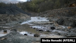 Ostaci vode, kamenja i raskopane zemlje, nakon kopanja uglja u Bistrici (fotoarhiv)