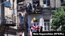 2021 წლის 5 ივლისი. სიძულვილის ჯგუფები "თბილისი პრაიდის" ოფისში შეჭრას ცდილობენ