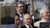 Aleksandar Vučić i Vladimir Putin u Moskvi 9. maja, sa porodicama učesnika Drugog svjetskog rata