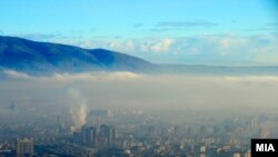 Аерозагадување во Скопје. Загадениот воздух е еден од главните еколошки проблеми во земкава. Експерти и граѓански организации деновиве беа повикани од претседателот Стево Пендаровски да дадат мислења за целите и приоритетите во животната средина до 2030 година. 