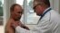 Владимир Путин в 2011 году проходит осмотр в смоленской больнице