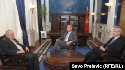 Premijer Crne Gore Milo Đukanović u razgovoru sa predsjednikom Udruge dragovoljaca domovinskog rata Dubrovnika Igorom Žuvela, Podgorica, 20. oktobra 2010