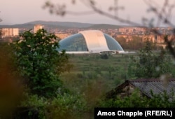 ასე გამოიყურება პარლამენტის შენობა 2021 წლის მაისში