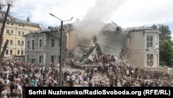 Наслідки російського удару по дитячій лікарні Наслідки російського удару по дитячій лікарні «Охматдит» у Києві, 8 липня 2024 року у Києві, 8 липня 2024 року