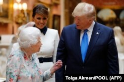 Trumpu su pokazani neki predmeti iz kraljevske kolekcije