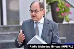 Schmidt prilikom preuzimanja funkcije od Inzka