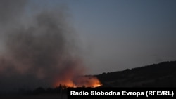 Požar u Katlanovu, blizu naplatne rampe na autoputu "Prijateljstvo"