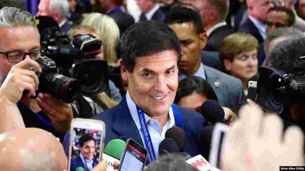 Na debatu je došao i milijarder Mark Cuban.