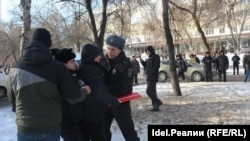 Задержание сторонника оппозиционера Алексея Навального (иллюстративное фото)