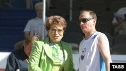 Губернатор Санкт-Петербурга Валентина Матвиенко и директор ФСБ РФ Николай Патрушев во время турнира Мировой серии по пляжному волейболу "Saint-Petersburg Open" -2005, на пляже Петропавловской крепости.