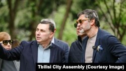 კახა კალაძე (მარჯვნივ) და მისი ახალი მოადგილე გიორგი ტყემალაძე