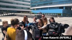 Ispred Incijative govorila je direktorica Balkanske istraživačke mreže BiH (BIRN BiH) Mirna Buljugić