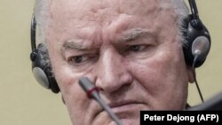 Ratni general Vojske Republike Srpske Ratko Mladić u sudnici u Hagu, 8. juni, 2021.