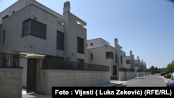 Tipske vile u vlasništvu familije Stanaja u podgoričkom naselju Stari aerodrom