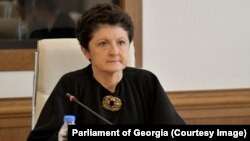 თეა წულუკიანი: „ყველა ბავშვს ჭირდება თავისი მშობელი სახლში და არა უაზროდ განწირული ვიღაცის პიარისთვის“.