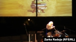 Raša Popov na Krokodilu recituje pesme Jovana Jovanovića Zmaja