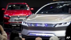 Električni automobili kineskih kompanija na sajmu automobila u pekingu, 25. april 2018.