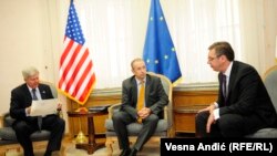 Kajl Skat, Majkl Devenport i Aleksandar Vučić