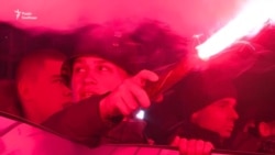 Праворадикали і правозахисники під будівлею МВС вимагали реформи поліції – відео Праворадикали і правозахисники під будівлею МВС вимагали реформи поліції – відео