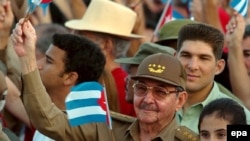 Новым лидером затянувшейся кубинской революции, скорее всего, станет Рауль Кастро, который моложе Фиделя всего на 5 лет
