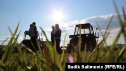 Oduzeto je 28 traktora i poljoprivrednih mašina, koje su nezakonito prodate i dodjeljenje trećim osobama (ilustrativna fotografija)