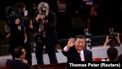 Poseta se poklapa sa 70. godišnjicom invazije komunističkih trupa na Tibet, događajem koji se u Pekingu slavi kao "mirno oslobođenje", samo nekoliko nedelja posle proslave 100 godina od osnivanja Komunističke partije Kine 28. juna (na fotografiji)