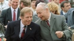 Рухнувшая стена – программа о диссидентах Восточной (Центральной) Европы. Когда они появились и как вели свою борьбу?  Рухнувшая стена – программа о диссидентах Восточной (Центральной) Европы. Когда они появились и как вели свою борьбу?