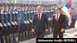 Ministar odbrane Rusije u poseti je Srbiji na poziv ministra odbrane Aleksandra Vulina. 