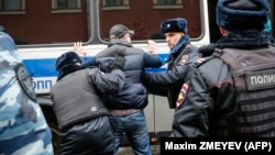 Задержания на Манежной площади в Москве, 5 ноября 2017