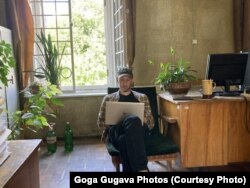 გოგა გუგავა ლიტერატურის მუზეუმში მუშაობის დროს