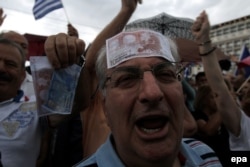 Program konsolidacije je, kaže profesorka Popović verovatno sproveden na zahtev Nemačke, jer nije želela ponavljanje grčkog scenarija (Fotografija: Finansijska kriza u Grčkoj 2015).